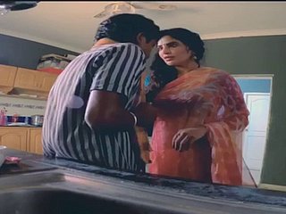 Naxed anorak RGV scena hot tette enormi sweety di sari