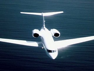 Лучшая стюардесса Asa Akira сосет петух пассажиров во время долгого полета