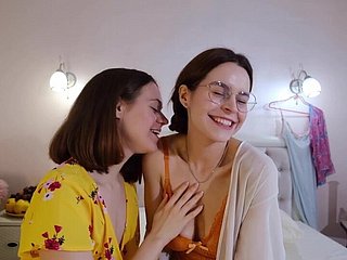 Daniela dan Anca Amatir Lovemaking Lesbian