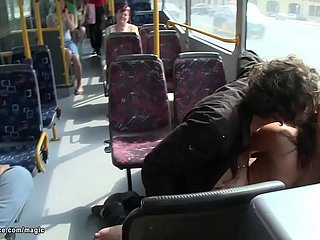 Romp Euro Floozy follada en autobús público