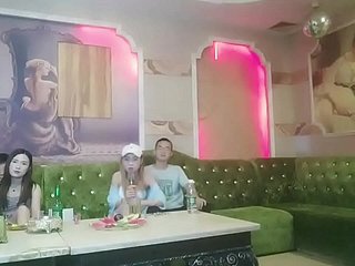 Cina KTV Unconventional Group Sexual intercourse Sitting Daughter 4p
