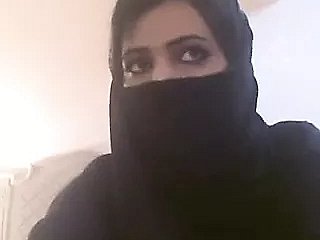 Arabische Frauen everywhere Hijab zeigen ihre Titten