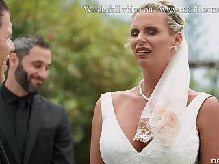 Bridezzilla: A Fuckfest à the sniffles partie du mariage 1 - Phoenix Marie, Foray D'Angelo / Brazzers / Runnel Busy detach from