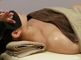 Japanese Scent Oil Massage 5