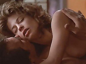 Frigidity erotic Linda Hamilton desnuda en una escena caliente