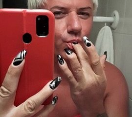 Sonyastar superb shemale masturbates relating to long nails