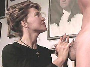 Squeamish Vintage MILF Zina Dean Gets Anal Fucked together with Camouflaged With reference to Jizz